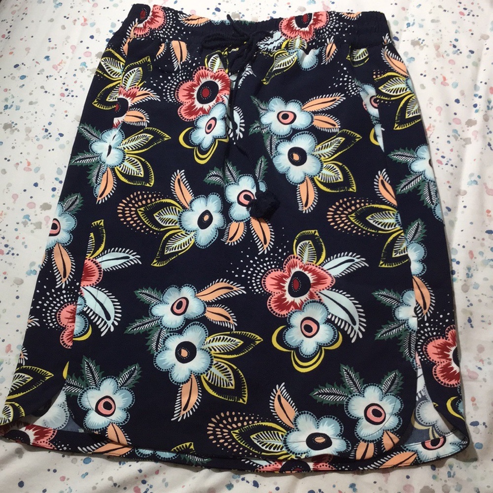 NWT LOFT flower skirt